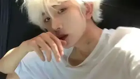 红军力克障碍登顶英超圣诞榜首，斯洛特教练提醒队员保持警觉